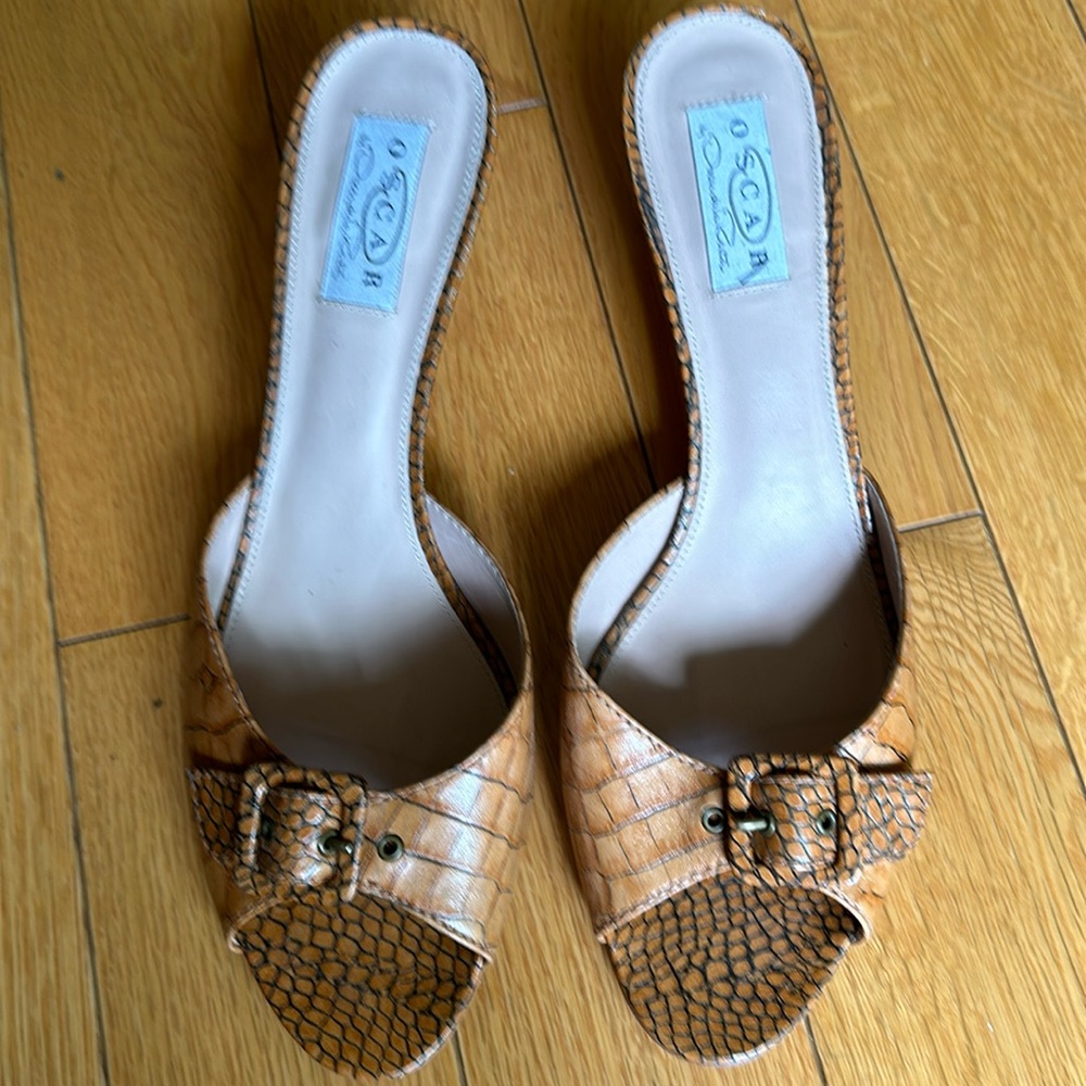 Oscar by Oscar de la Renta sandals.
